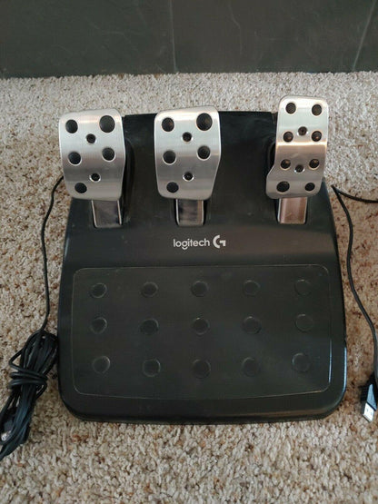 logitech g920 racing wheel and shifter For Xbox And PC.   Steering Wheel +…
